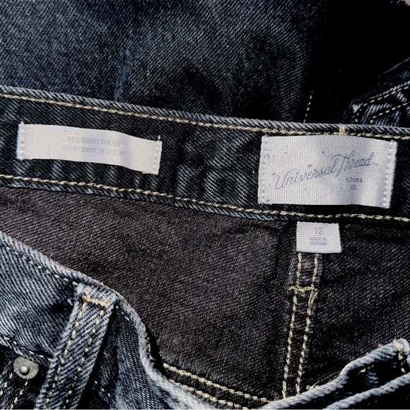 Black 90s baggy denim shorts - Picture 4 of 4